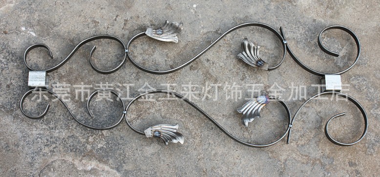 鐵藝工藝品的多樣魅力 扁鐵彎花、鐵管焊接與鐵線(xiàn)成形之結(jié)合
